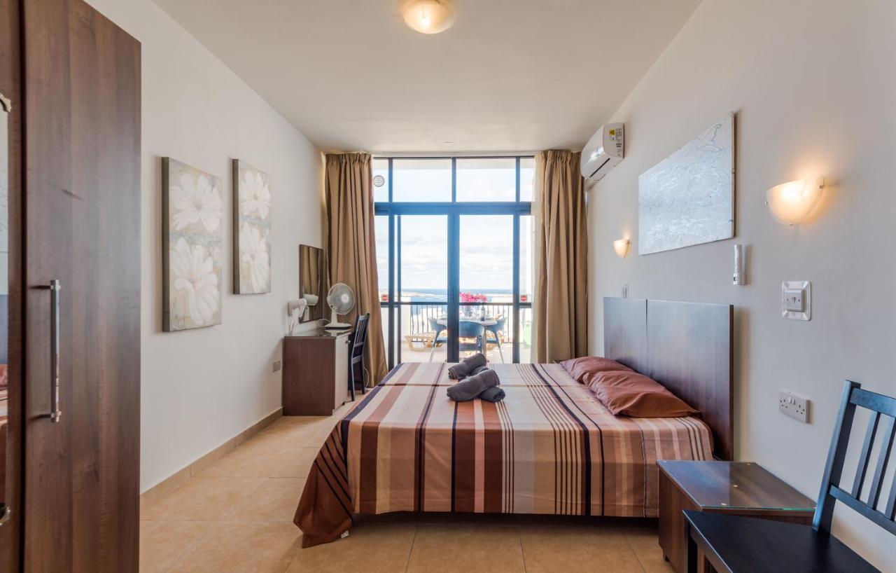 Seashells 2 Bedroom Apartment With Sunny Terrace With Stunning Sea Views - By Getawaysmalta Сент-Полс-Бей Экстерьер фото