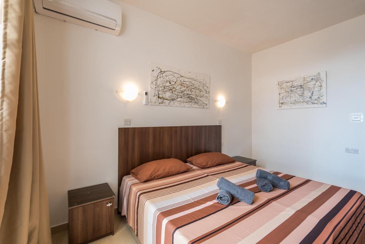 Seashells 2 Bedroom Apartment With Sunny Terrace With Stunning Sea Views - By Getawaysmalta Сент-Полс-Бей Экстерьер фото